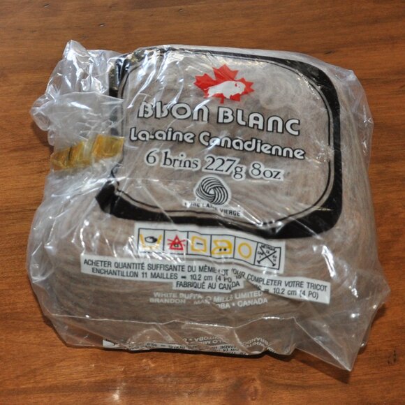 White Buffalo 6 Strand 8oz Canadian Yarn, 1 Cake Virgin Wool Light Brown 8006 - Picture 3 of 3